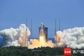 文昌铜鼓岭吸引四方客 观梦天实验舱发射图片