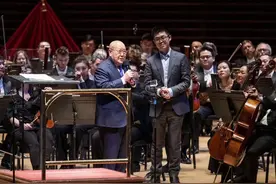 作曲家龚天鹏变身指挥，他要执棒演出自己的《第十交响曲》图片