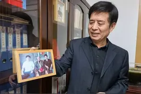 一等功臣刘洪：观察到有人穿白衬衣手腕反光，炸掉敌人营指挥所图片