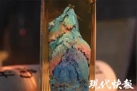饮料瓶上的创作火出圈，95后小伙凭《千里江山图》获赞百万图片