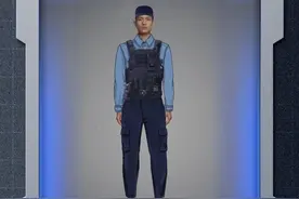新装备上线！新式执勤服助力进博会消防安保图片