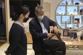 “哎哟痛！”海派中医们亮相进博会，观众现场体验穴位按揉图片