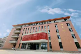 新环境新设备 扩建后的内江一中让师生幸福感爆棚图片