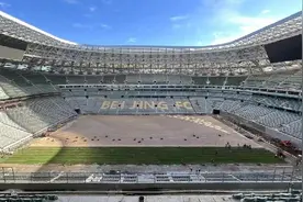 “新工体”球场草皮开始铺设 众多“黑科技”助力草皮四季常青图片