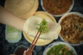 中国人吃卷饼到底有多卷？图片