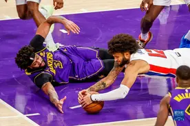 篮球——NBA常规赛：湖人胜活塞图片