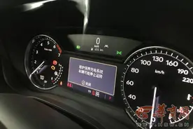 40多万新买凯迪拉克XT6 开了不到100公里就无法启动了图片