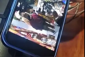孩子学校打架妈妈带其上门道歉反被打进医院，对方丈夫称“不该打小孩”，上饶警方介入图片