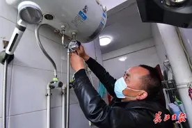 专业志愿者出手，漏水问题解决了图片