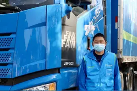 又有2万斤爱心农货装车，菜鸟应急物流保障，预计3日上午抵汉图片