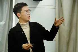 在天空中写诗的人！南师大研究生钟情于定格“鸟世界”，他说这是一场令人期待的“集卡游戏”图片