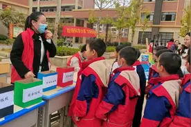 垃圾分类进校园 绿色环保润童心图片