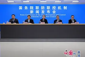 国家卫健委：发热门诊就诊不需通过街道社区，不需要坐救护车，可以直接自行前往图片