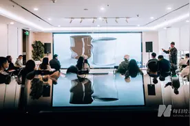 这一周，文创圈刷屏的“前后桌”图片