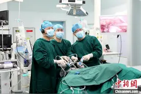 全国专家直播切磋医技 聚焦“腹部不开刀”胃肠肿瘤手术图片