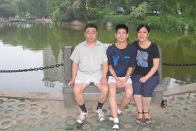 “襄阳市文明家庭”秦笃芬家庭：用心呵护“折翼天使”图片