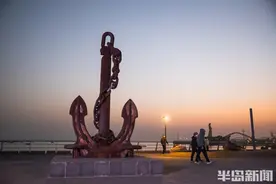 落日余晖映海湾，小麦岛上好休闲图片