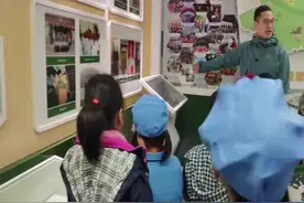 育爱国爱军种子，看萌娃变身“小小军人”！图片