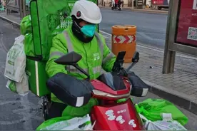 订单量激增，网友点赞寒冬里穿梭大街小巷的外卖骑手图片