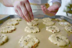 壹粉食堂|酥到掉渣！自制传统中式点心，花样桃酥一咬满口香图片