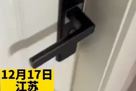 生病的弟弟照顾没生病的姐姐，网友:原来送饭的是病的图片