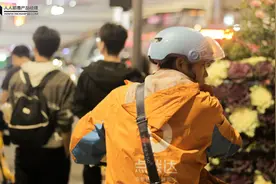 外卖骑手，人数过载中图片
