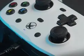 微软XBOX授权 盖世小鸡G7手柄评测图片