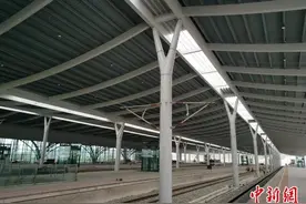 福厦高铁福州南站金属屋面封顶 15台30线将破福建站房记录图片