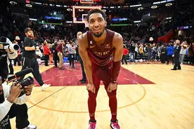 米切尔砍下71分！创NBA现役球员单场得分新高图片
