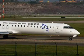 飞机风挡破裂的华夏航空：客机曾冲出跑道，去年有高管辞职图片