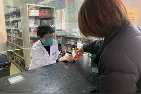 小时健康小站最前线 | 开封大半年的美林，还有沉淀物，能给孩子用吗？图片