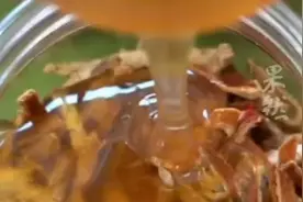 张伯礼院士分享两个止咳小偏方：冰盐水漱口橘子皮泡蜂蜜图片