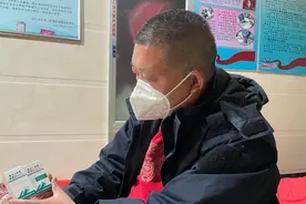 12岁留守女孩阳后患暴发性心肌炎，父亲：不敢看浑身插满管子的女儿，同意书签了20次，只望平安长大图片