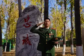 熄灯号丨从大凉山走出的黝黑少年图片