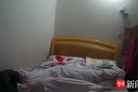 女儿突发疾病无法动弹，病中的妈妈无力扶起无奈报警……图片
