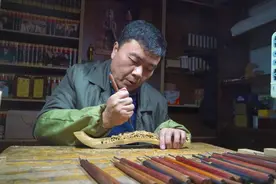 用心雕琢，传承人孔繁彪用情传承孔门楷雕图片