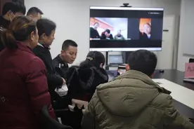 失散25年再相认 看看这场“网络视频”认亲有多泪目图片
