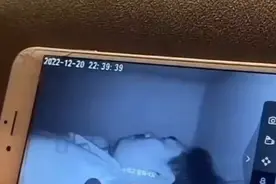 女子深夜整蛊男子,通过手机监控"敲门"图片