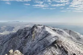 江西永新：秋山雪景美如画图片