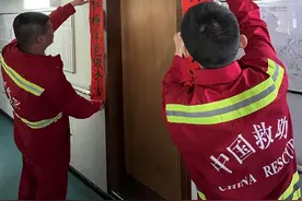 新春走基层丨“漂洋过海来过年”：异乡的年夜饭 不一样的年味图片
