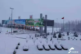 因积雪结冰 威海25条线路调整 9条线路停运图片