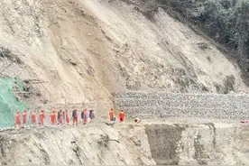 千名应急救援人员抵达泸定地震的震中 地震后海螺沟景区关闭图片