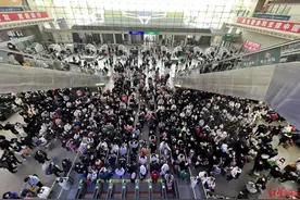 春节假期，铁路成都车站发送旅客154.7万人次图片