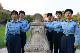 飒！“清华+空军”首批女飞行学员完成首次单飞图片