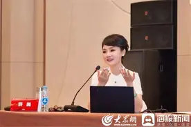 薛巍：用微光照亮学生前行的路图片