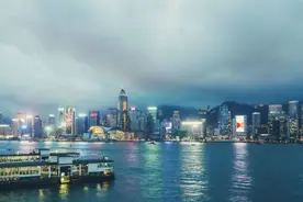 全面恢复内地与港澳地区往来，往返香港机票搜索量瞬时暴涨图片