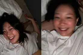 韩女星突晒「私密床照」枕手甜笑！　2天后大方认爱：刚交往图片
