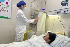女子出血不止生命危在旦夕，创新疗法“吸”走血液异物救命图片