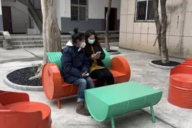 你能看出来，这椅子、秋千是什么做的吗图片