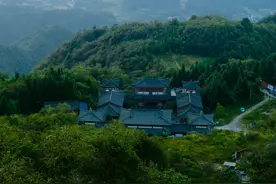 春日登高，遵义必去山峰，每一寸春色都美到极致图片